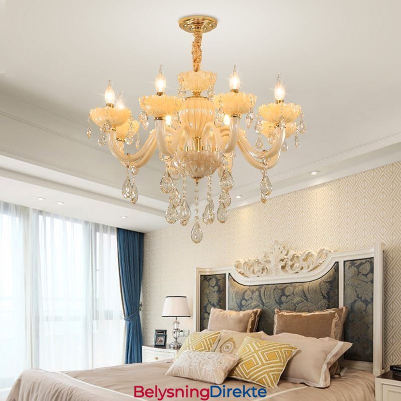 Iøynefallende Krystalllysekrone I Europeisk Konjakkfarget Taklampe Med Glasshus, 8 Lys