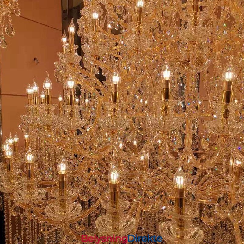 Luksuriøs Krystalllysekrone-Dekorasjonstaklampe Med 96 Lys