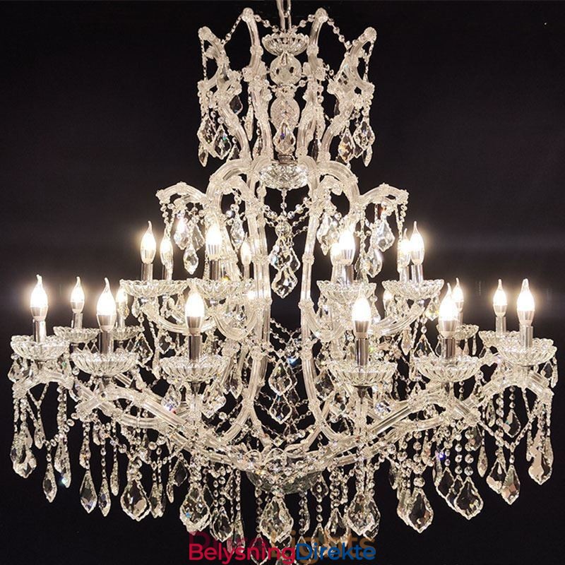 Europeisk Krystalllysekrone I Tak Med 24 Lys