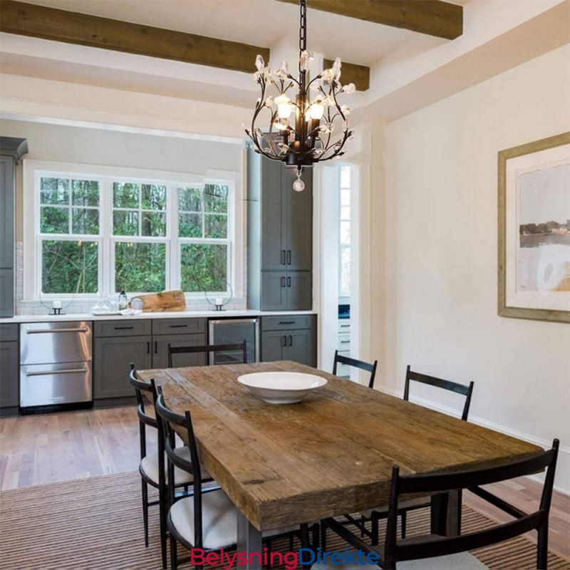 Svart Retro Lysekrone I Krystalltaklampe