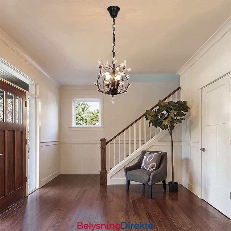 Svart Retro Lysekrone I Krystalltaklampe