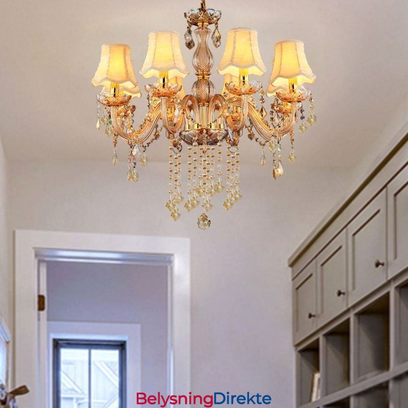 Elegant Ravfarget Anhengslampe I Europeisk Krystall