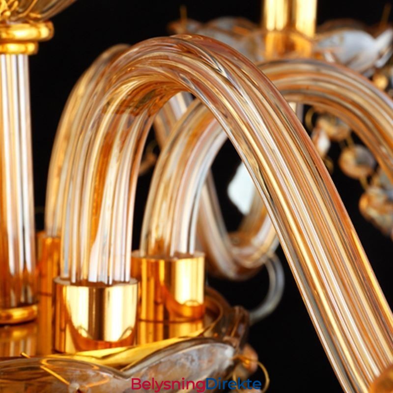 Elegant Ravfarget Anhengslampe I Europeisk Krystall