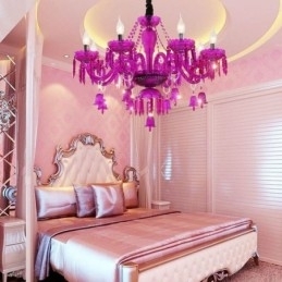 Europeisk Krystalllysekrone Med Ringklokker I Glass