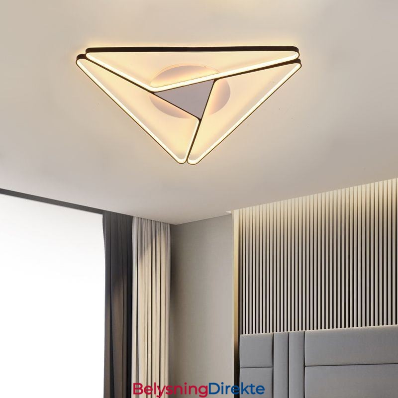 Minimalistisk Trekantet Taklampe I Innfelt Form