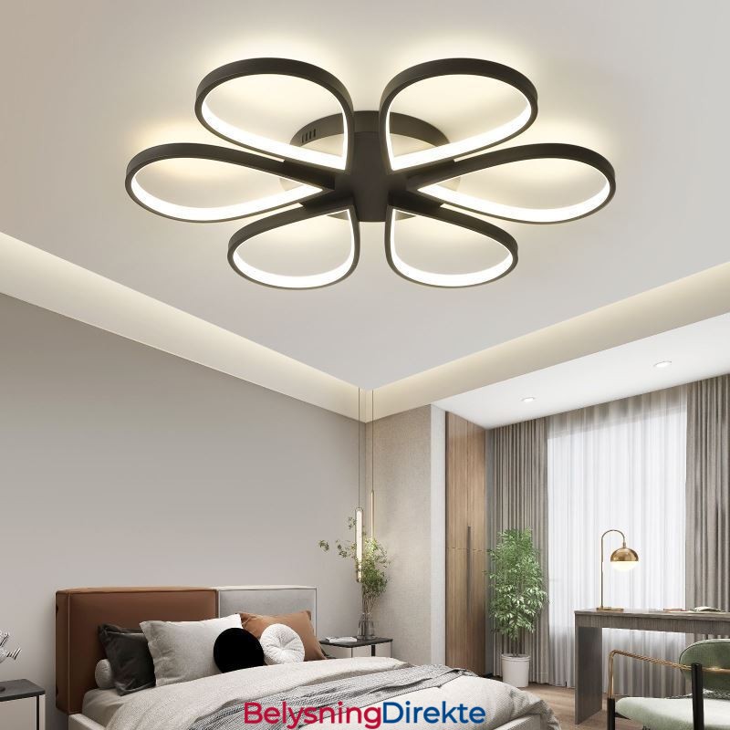 Minimalistisk Kløver Taklampe Med Innfelt Tak