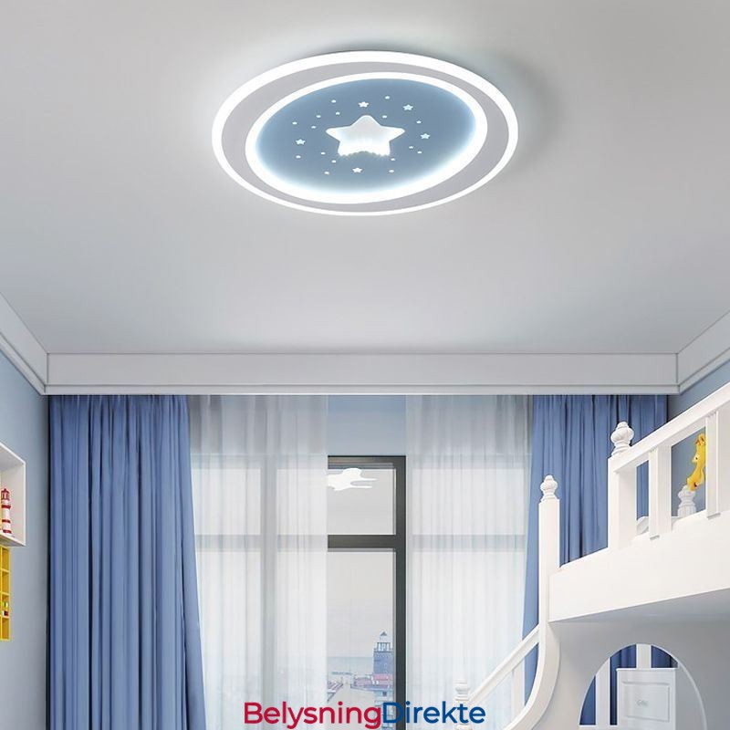 Taklampe Med Stjernemotiv Og Innfelt Taklampe