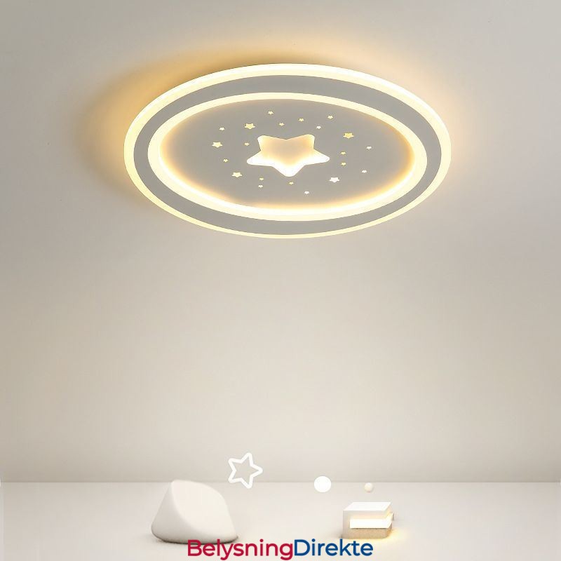 Taklampe Med Stjernemotiv Og Innfelt Taklampe