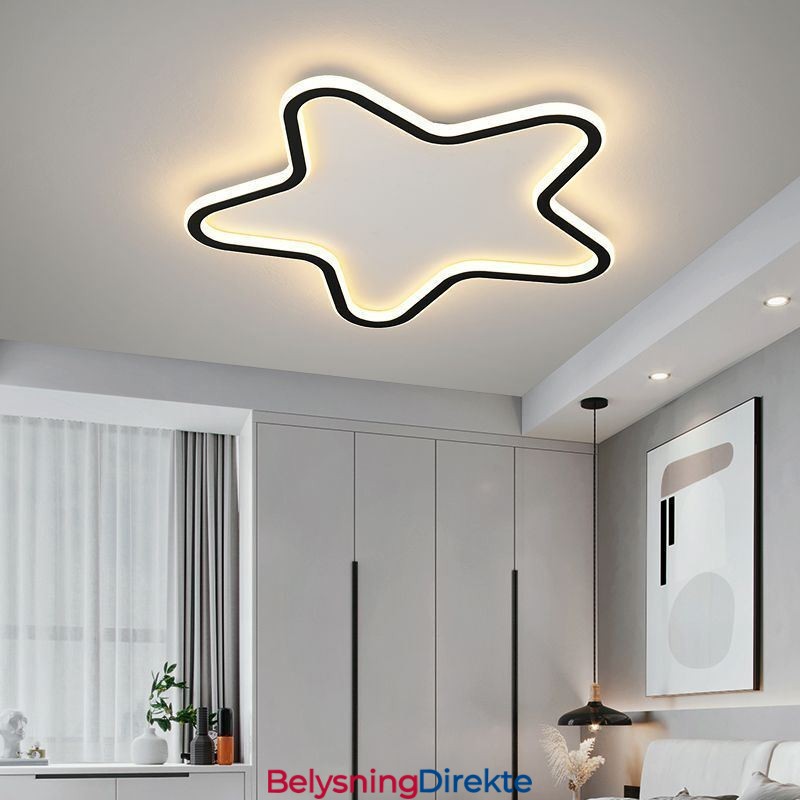Moderne Taklampe Med Stjerneformet Taklampe