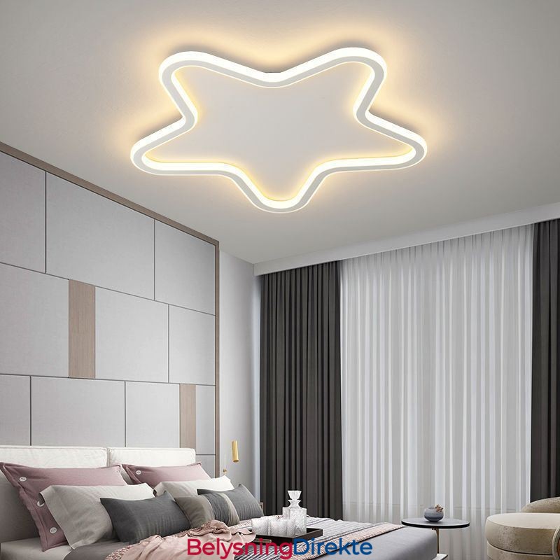 Moderne Taklampe Med Stjerneformet Taklampe