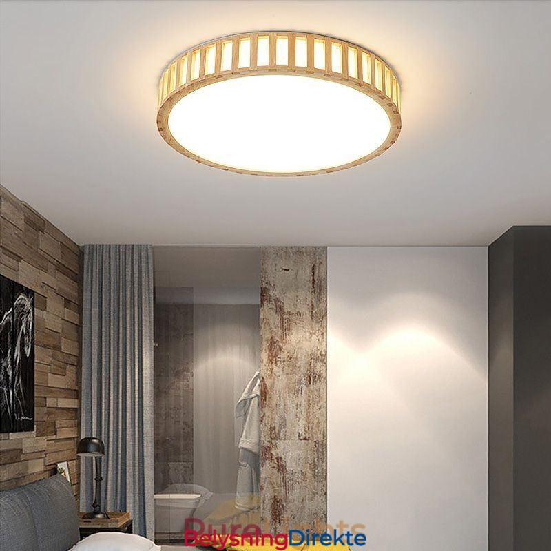 Japansk Lampe I Tre I Taket