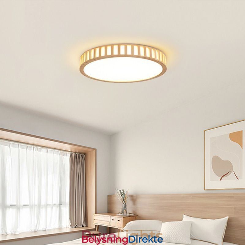 Japansk Lampe I Tre I Taket