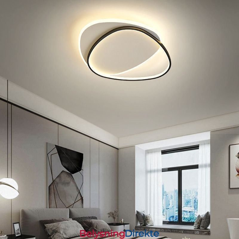 Innfelt Dobbel Trekantet Taklampe