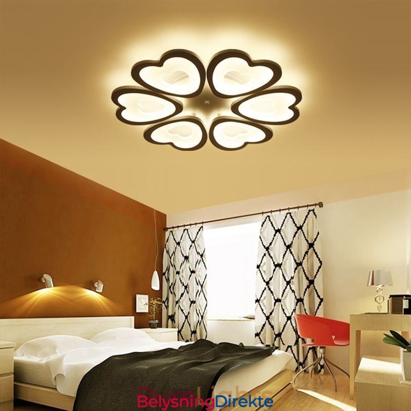 Hjerteformet Kronbladslampe I Takmontering