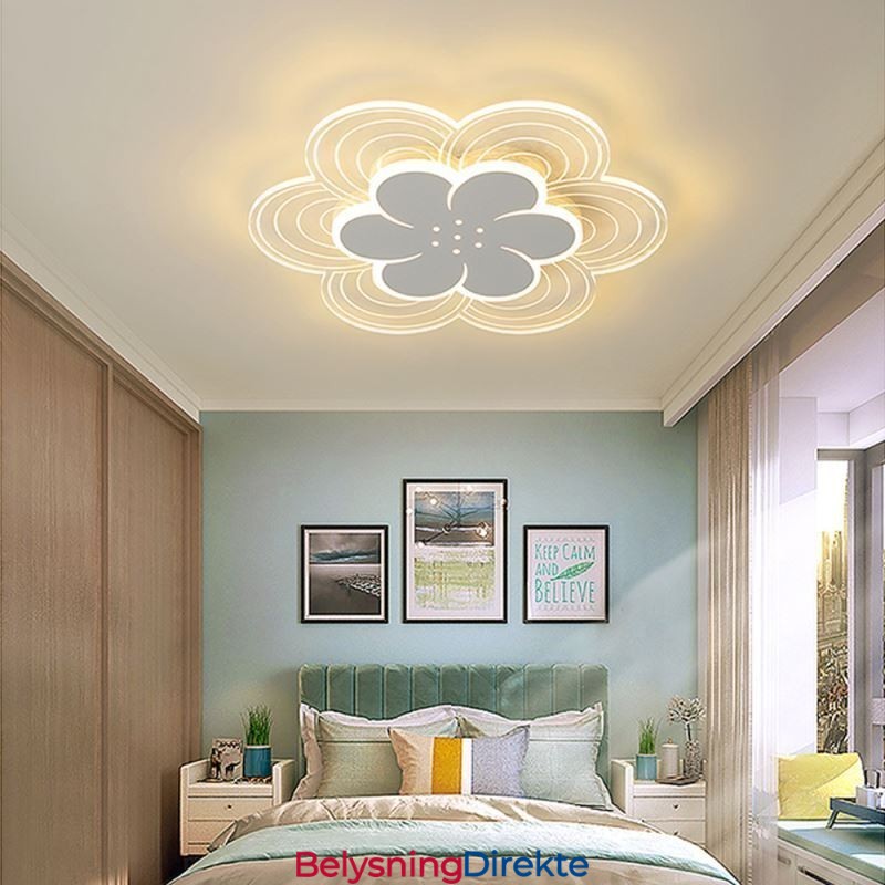 Nydelig Taklampe Med Petal-Motiv, Minimalistisk Akryl