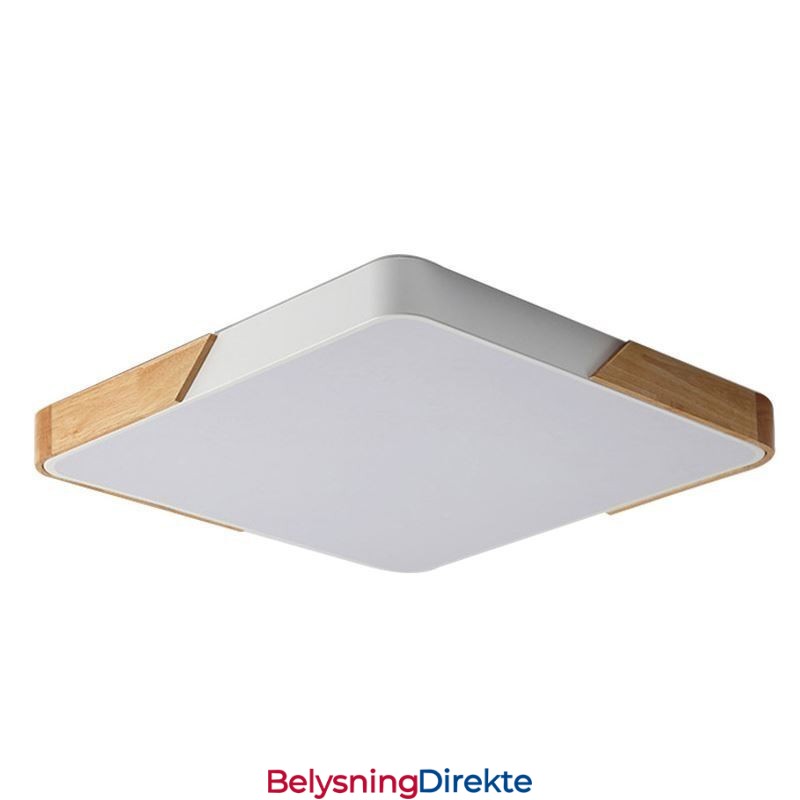 Enkel Innfelt Taklampe I Treramme Med Supertynn Design Og Dinglende Lys