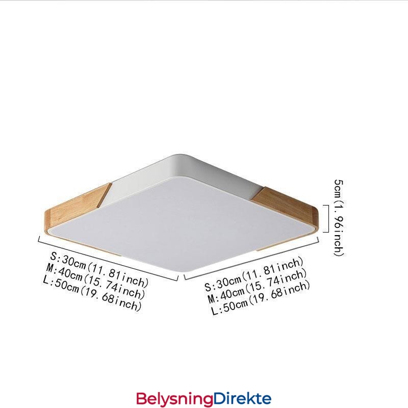 Enkel Innfelt Taklampe I Treramme Med Supertynn Design Og Dinglende Lys