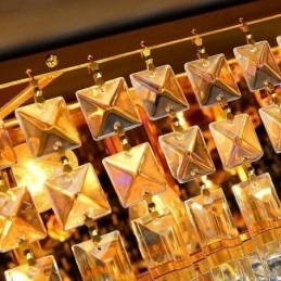 Moderne Krystalllysekrone Med Tre Etasjer Og Innfelt Montering