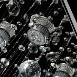 Moderne Krystalllysekrone Med Innfelt Taklampe