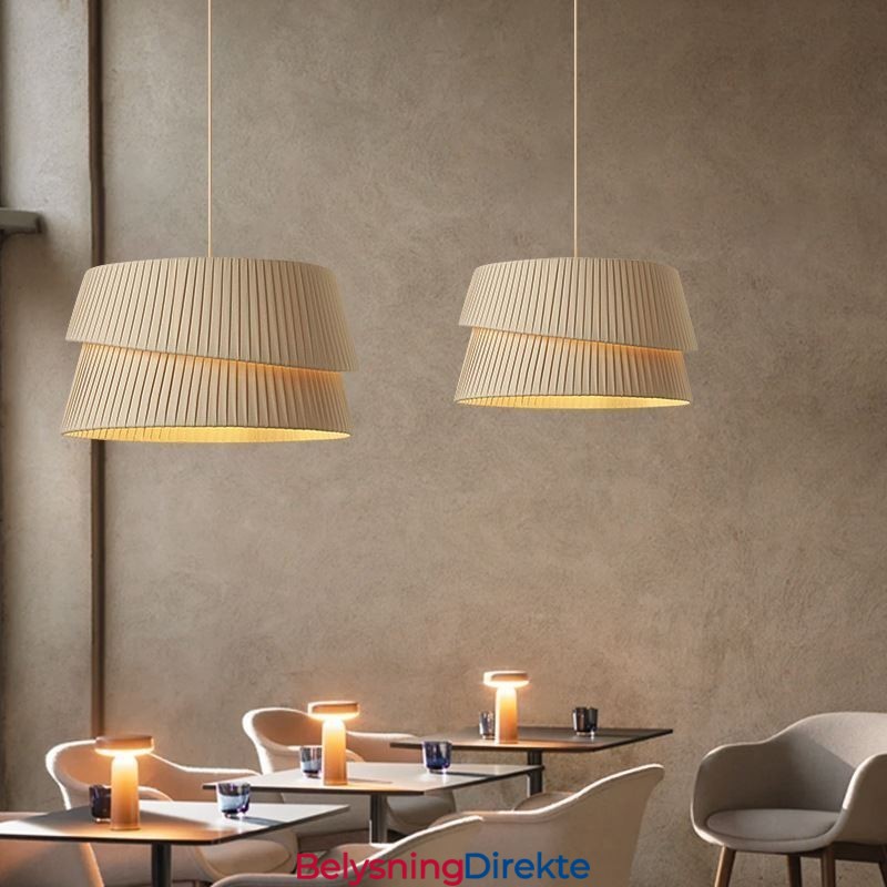 Pendellampe I Fransk Kremfarget Stil Med Dobbel Stoffskjerm Og Taklampe