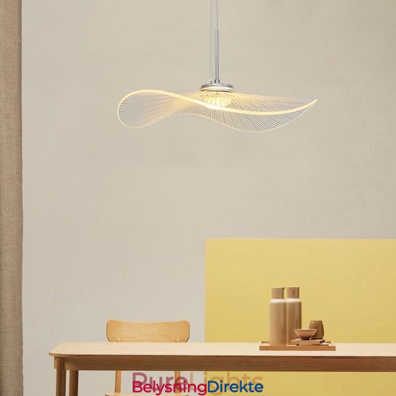 Pendellampe I Akryl Med Lotusblad I Tak