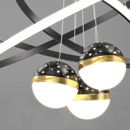 Enkel Pendellampe I Smijern Med Tre Sirkler I Silikon