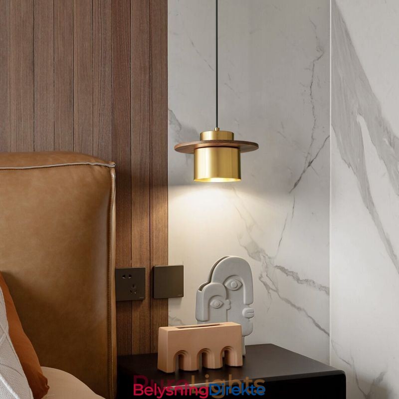 Moderne Pendellampe Med Én Lyskilde I Messing, Pendellampeøy