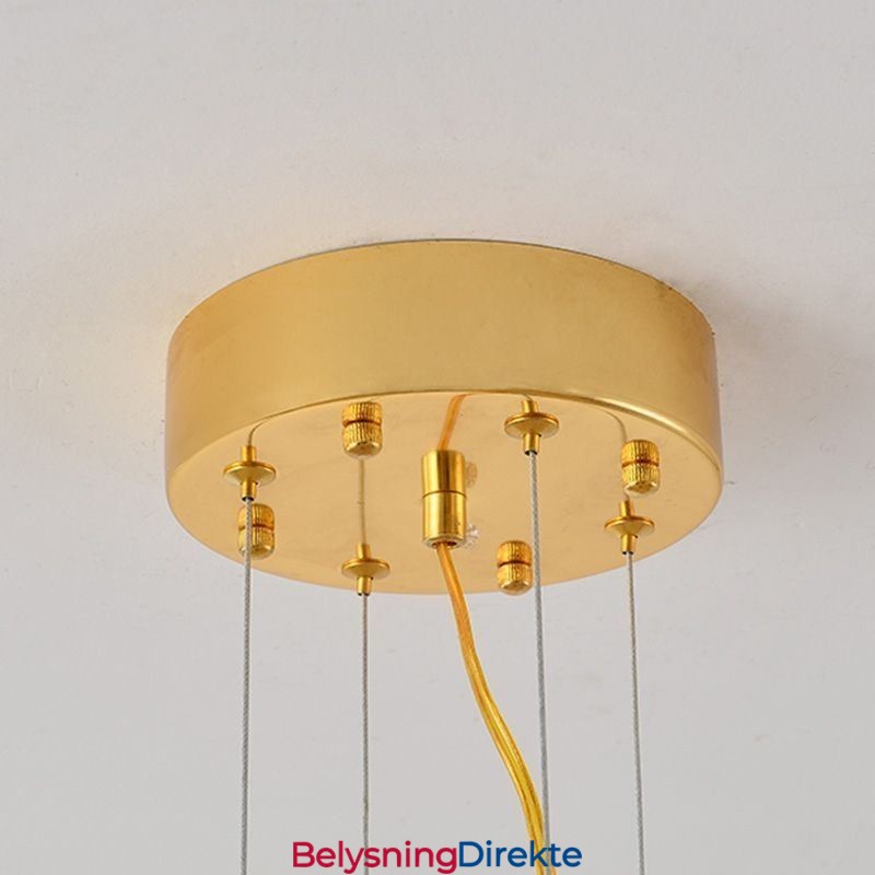 Europeisk Glasshengelampe Formet Som Vifteformet Kunstlysekrone