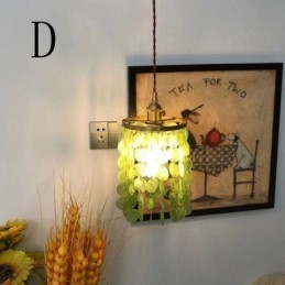 Moderne Klassisk Lysekrone Med Hvit Skjellskjerm Og Anhengslampe Til Taket