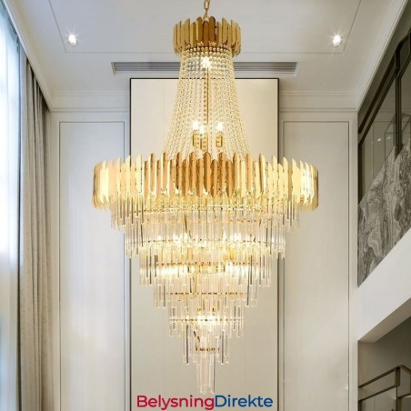 Nydelig Pendellampe I Krystall I Taket