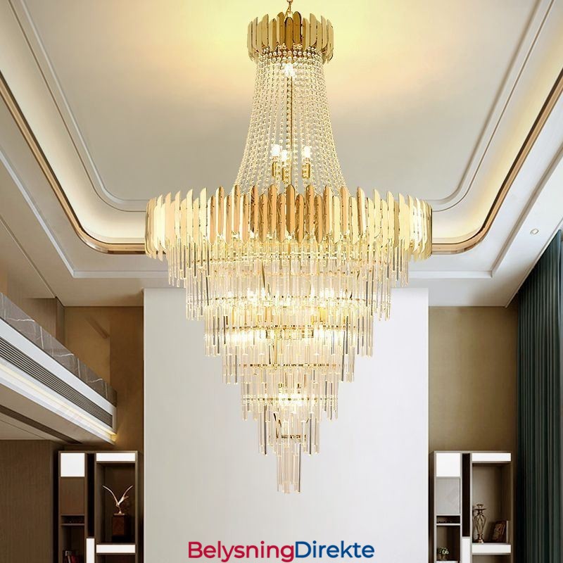 Nydelig Pendellampe I Krystall I Taket