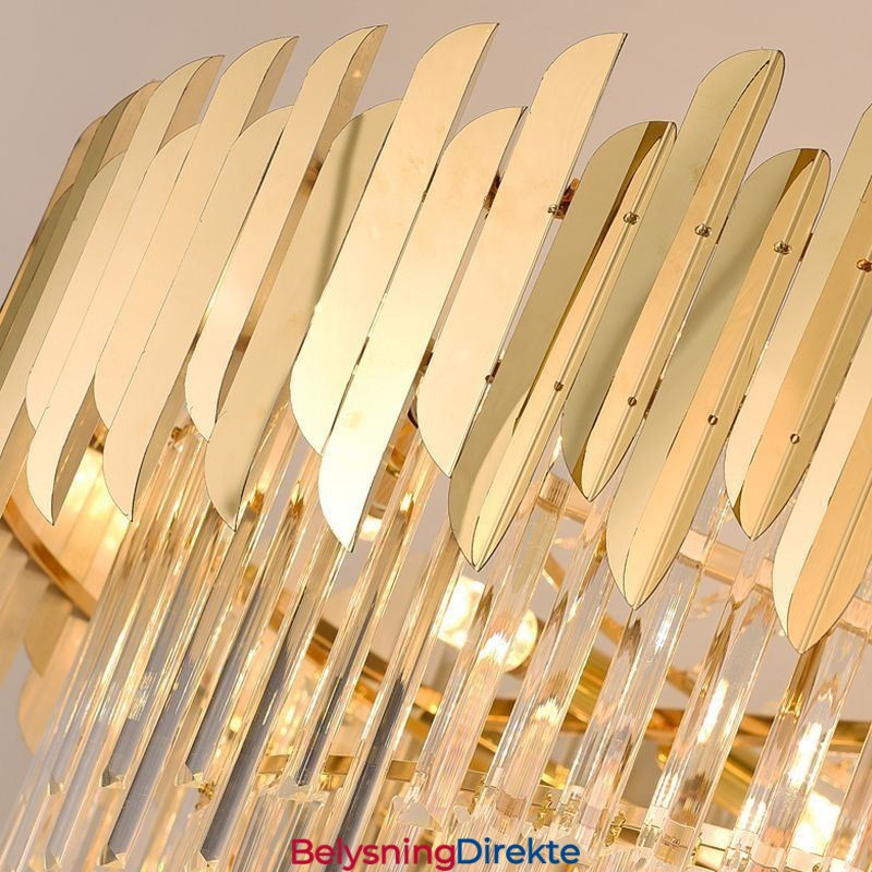 Nydelig Pendellampe I Krystall I Taket