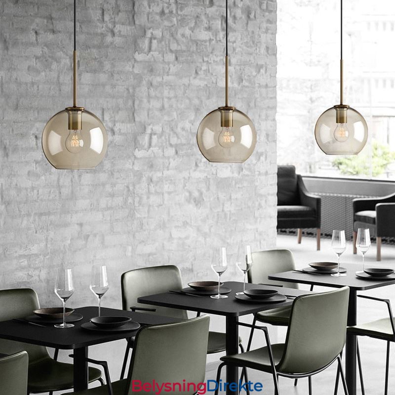 Minimalistisk Dekorativ Glasslampe I Konjakkfarget Glass