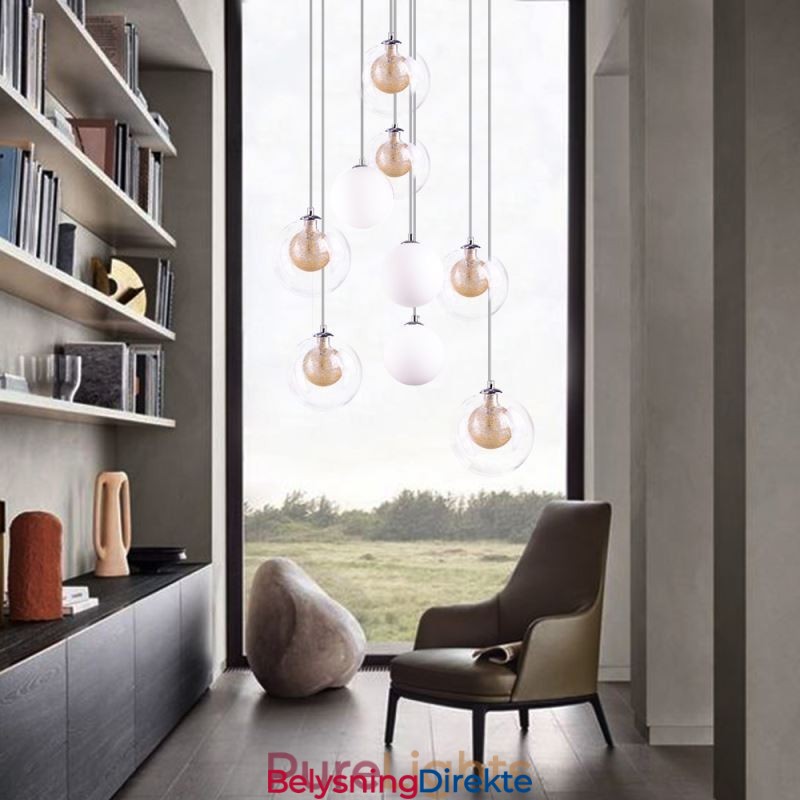 Pendellampe I Glass, Klyngeformet Taklampe, Gullnikkel, Børstet + Melkeaktig Glasskule