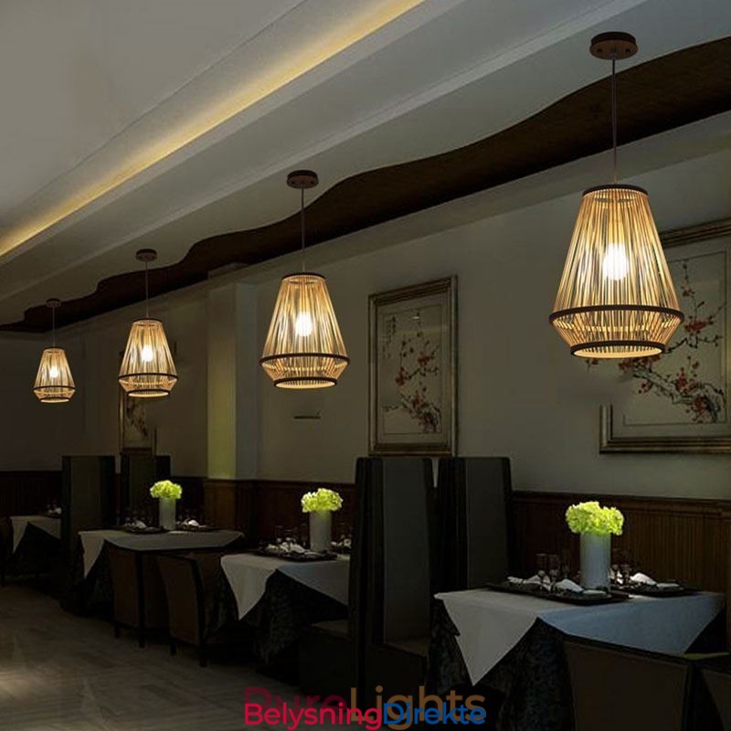 Nattbordslampe I Bambusvevd Materiale