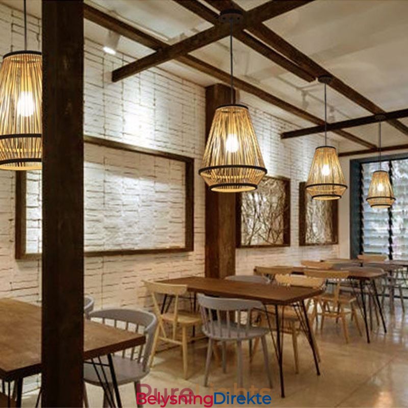 Nattbordslampe I Bambusvevd Materiale