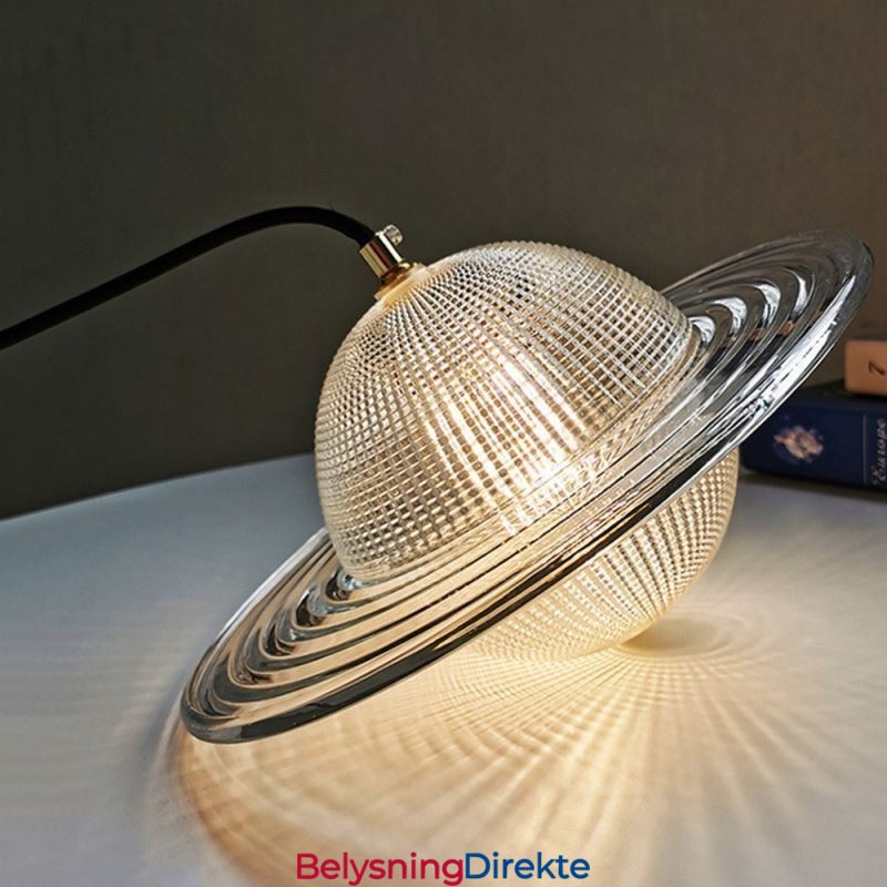 Moderne Taklampe I Glassform
