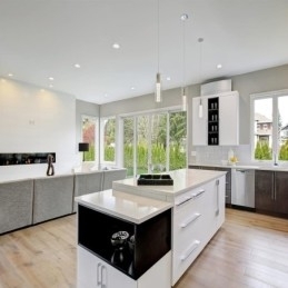 Kunstnerisk Pendellampe Med 3 Lys Og Glassskjermer, G4-Pæresokkel