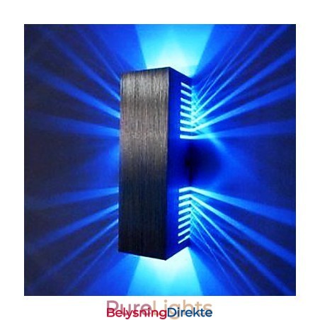 Moderne Vegglampe Med Spredende Lysdesign Med 2 Kubiske Skjermer