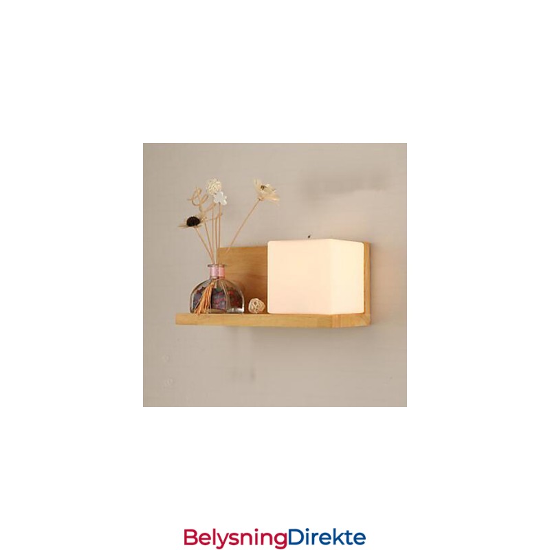 Kreativ, Moderne Og Innleid Vegglampe I Massivt Tre I Glass