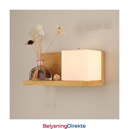 Kreativ, Moderne Og Innleid Vegglampe I Massivt Tre I Glass