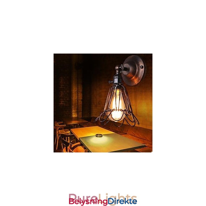 Liten Burvegglampe I Industriell Stil. Restaurering Av Gamle Korridormetoder. Korridorlamper Og Lanterner.