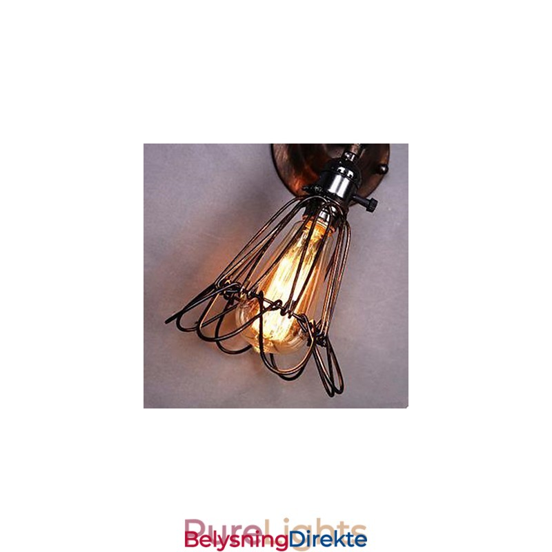 Liten Burvegglampe I Industriell Stil. Restaurering Av Gamle Korridormetoder. Korridorlamper Og Lanterner.