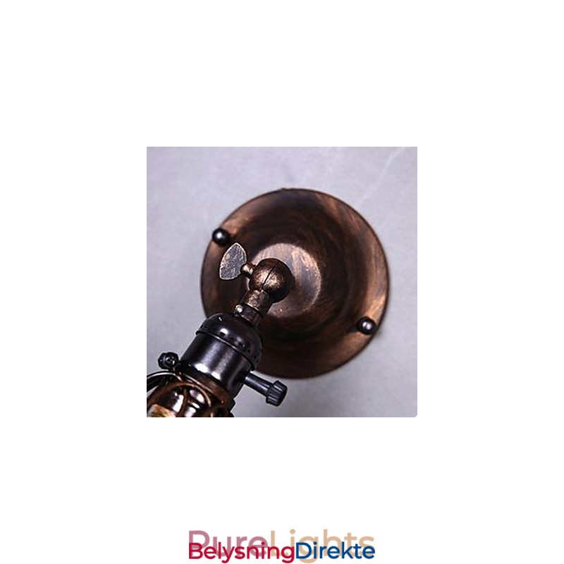 Liten Burvegglampe I Industriell Stil. Restaurering Av Gamle Korridormetoder. Korridorlamper Og Lanterner.