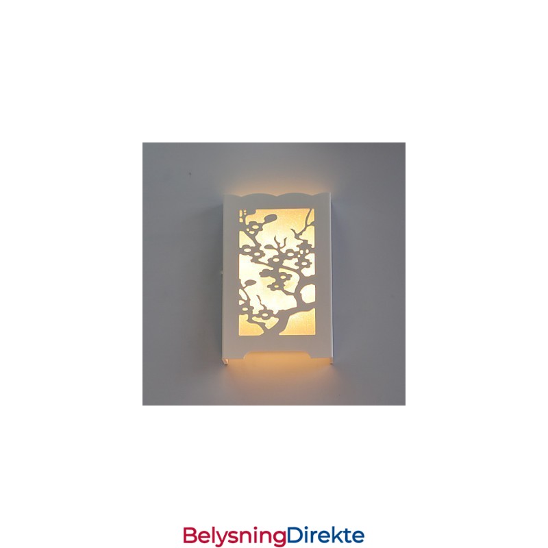 Hvit Plum Flower-Vegglampe Med Utskårne Mønstre Eller Design På Treverkslamper