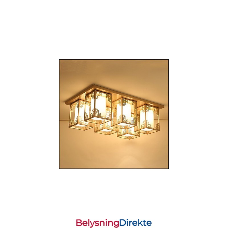 En Kinesisk Stillampe Med Jerntakbelysning Og Atmosfære