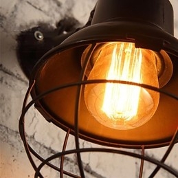 Mini-Vegglampe I Rustikt Metall I Hyttestil