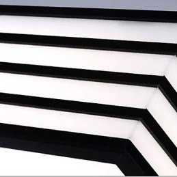 Kontraktert Og Moderne Svart Og Firkantet Kuppellampe