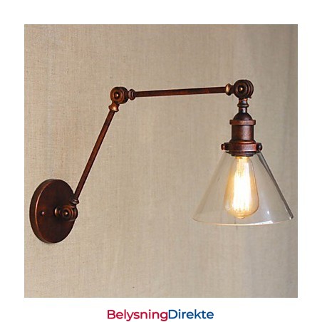 Dekorativ Vegglampe I Jernholdig Middelhavslandsbykompleks