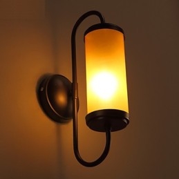 Kontraktert Og Moderne Amerikansk Landlig Restaurering Av Gamle Skikker Lysestake Vegglampe Lys